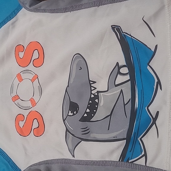 LITTLE BOY'S CHILDREN'S PLACE SWIM SHIRT - Picture 2 of 4